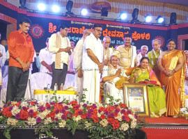 ಪೊಳಲಿಯಲ್ಲಿ ಯಕ್ಷ ವೈಭವ; ಕಲ್ಲಾಡಿ ದೇವಿಪ್ರಸಾದ್ ಶೆಟ್ಟಿಗೆ ಯಕ್ಷೋತ್ಸವ ಪ್ರಶಸ್ತಿ 18 ಗಂಟೆಗಳ ಯಕ್ಷಗಾನ ವೈಭವದೊಂದಿಗೆ ಪೊಳಲಿ ಯಕ್ಷೋತ್ಸವ ಸಂಪನ್ನ  90 ವರ್ಷಗಳ ಯಜಮಾನಿಕೆಗೆ ಸಂದ ಗೌರವ: ಡಾ. ಜೋಷಿ