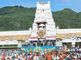 ರೇಷ್ಮೆ ಬದಲು ಪಾಲಿಸ್ಟರ್&zwnj; ಶಾಲು &ndash; ತಿರುಪತಿ ದೇವಸ್ಥಾನದಲ್ಲಿ 54 ಕೋಟಿ ಹಗರಣ