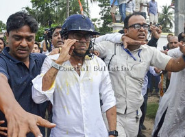 ದೀದಿ ಅಳಿಯ, ಎಂಪಿ ಅಭಿಷೇಕ್ ಬ್ಯಾನರ್ಜಿಗೆ ಮೊಟ್ಟೆ ಏಟು &ndash; ಸುತ್ತುವರಿದು ಹಲ್ಲೆ