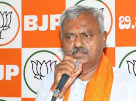 ಇಷ್ಟೆಲ್ಲಾ ಅಲ್ಲೋಲ-ಕಲ್ಲೋಲಕ್ಕೆ ಶೋಭಾ ಕರಂದ್ಲಾಜೆ ಕಾರಣ: ಮೊದಲು ಆಕೆಯನ್ನು ಧರ್ಮಸ್ಥಳದಲ್ಲಿ ನಿಲ್ಲಿಸಿ; ಎಸ್.ಟಿ ಸೋಮಶೇಖರ್